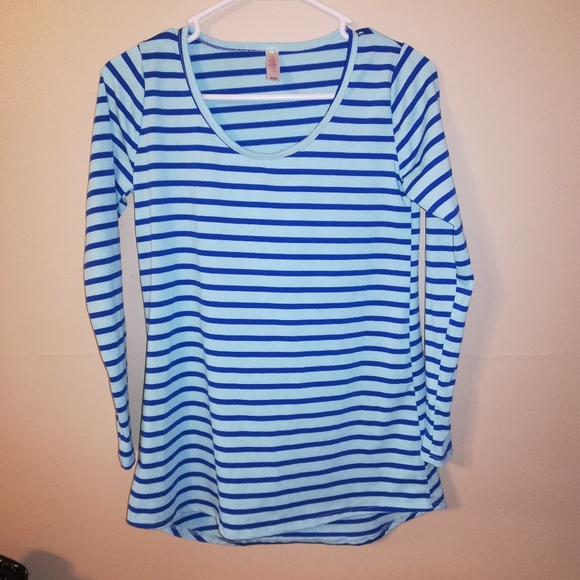 LuLaRoe Tops - Lularoe lynnae top size xxs